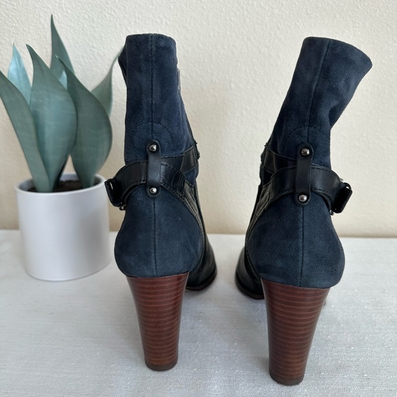 Clarks Kacia Garnet Navy Blue Suede/Leather Mid Height Heeled Boots Women’s 9M - Picture 9 of 11